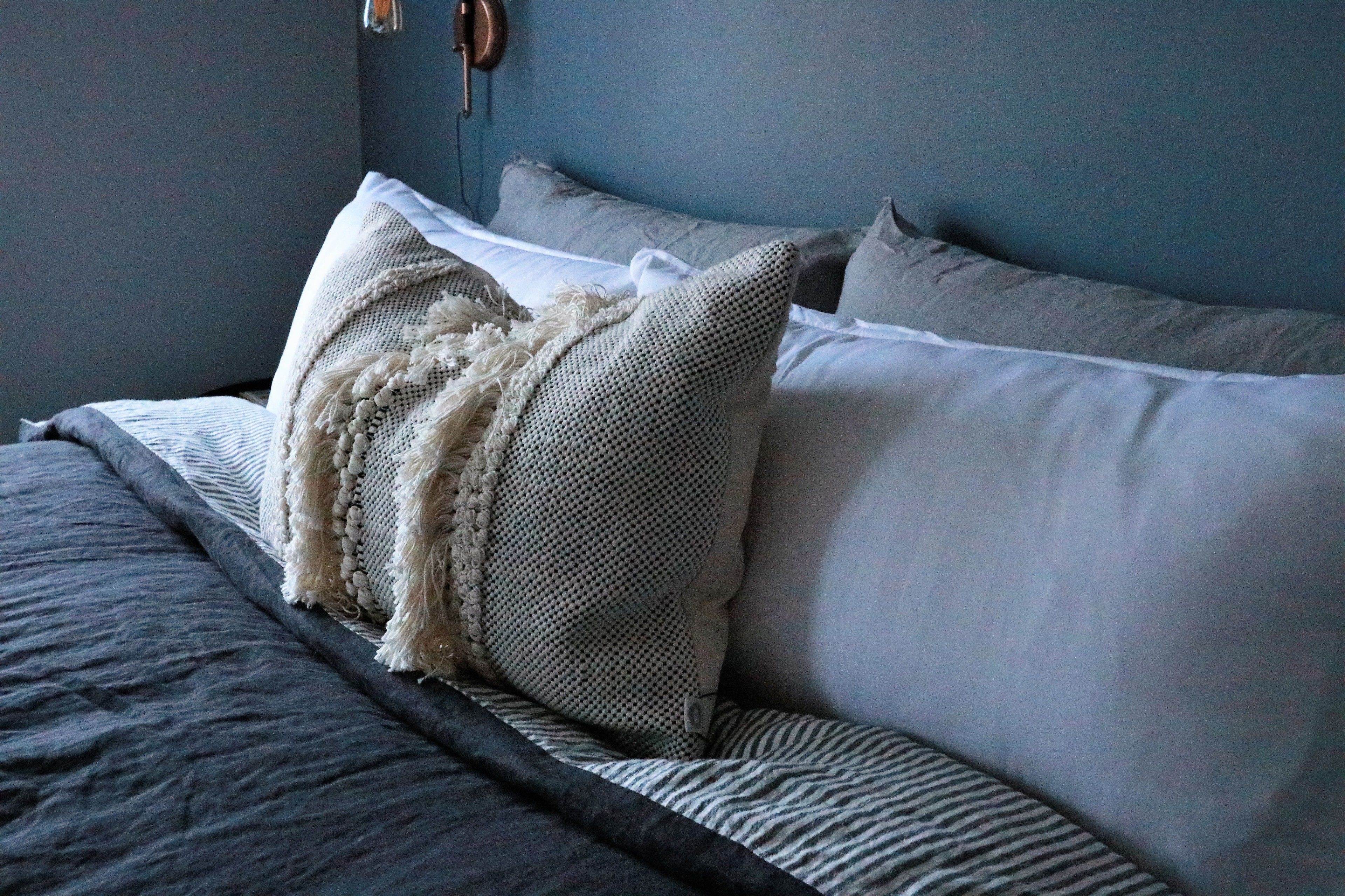 Spacious Townhouse | Desk, blackout drapes, iron/ironing board, free WiFi