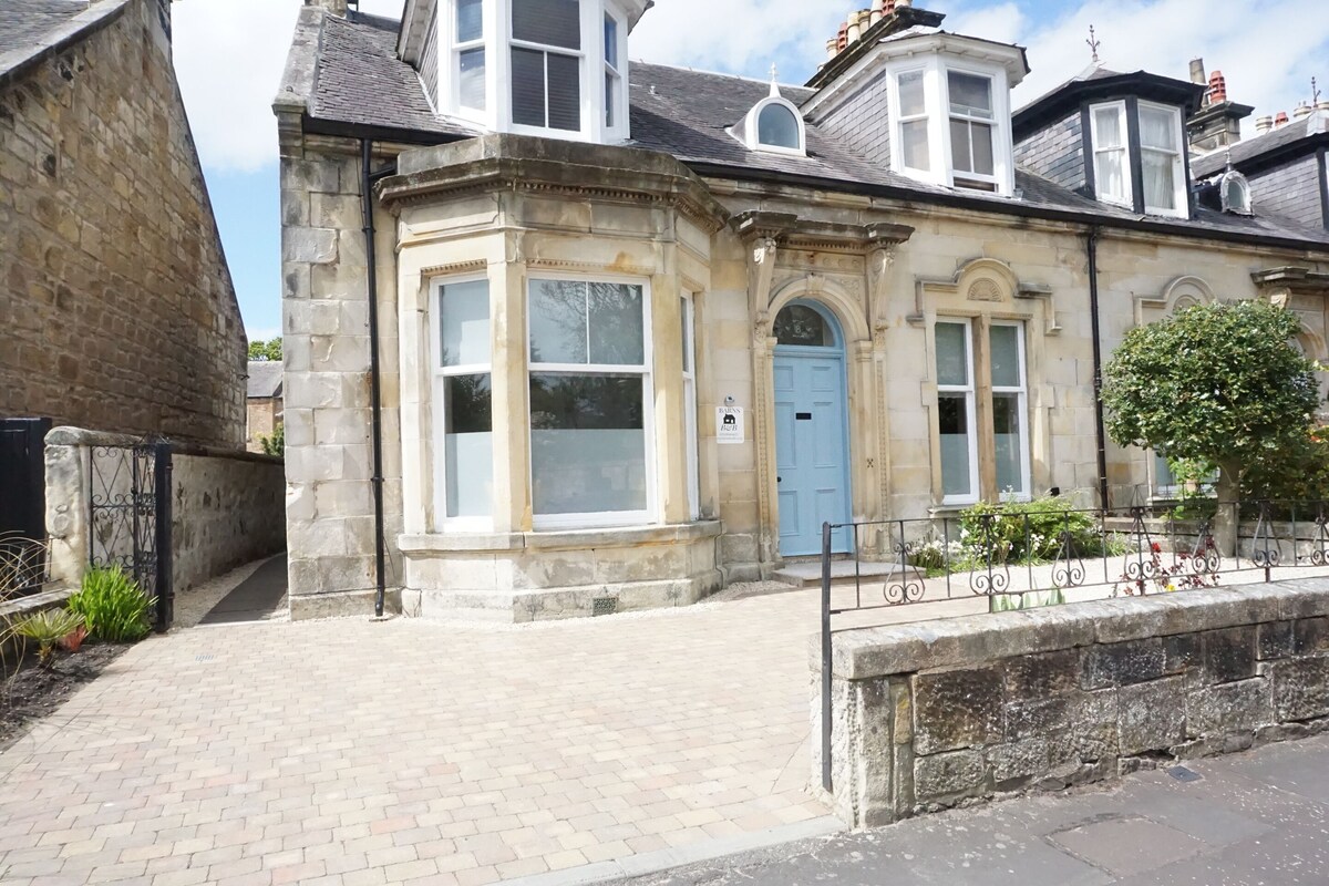 Barns B&B, Ayr