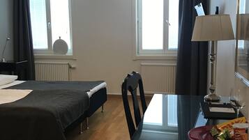 Dubbelrum | Mörkläggningsgardiner, strykjärn/strykbräda, barnsängar och extrasängar