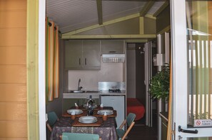 Bungalow, 1 Schlafzimmer (Tonga 2) | Essbereich im Zimmer
