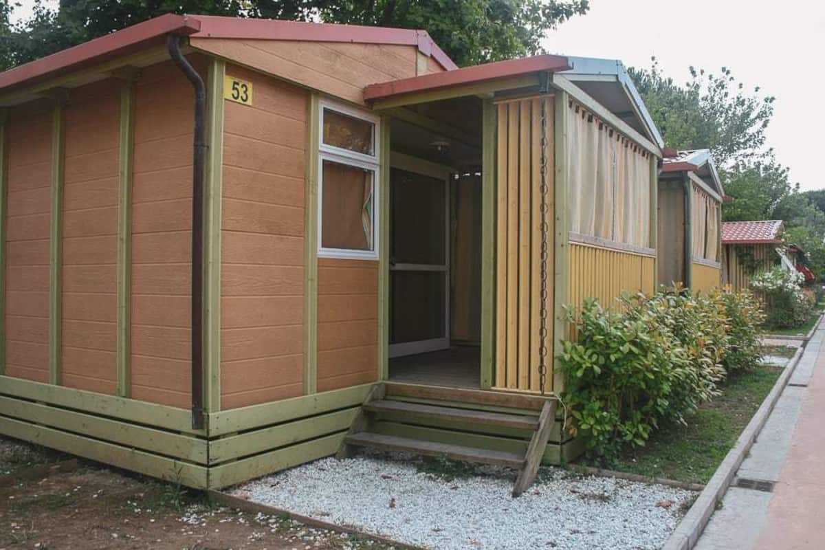 Bungalow, 2 Bedrooms (Petit Trianon) | Free cots/infant beds, rollaway beds, bed sheets