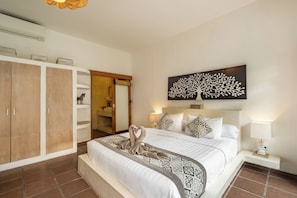 2 bedrooms, in-room safe, iron/ironing board, travel cot