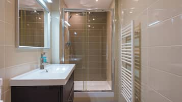 Apartment | Bathroom
