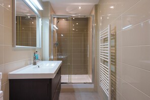 Apartment | Bathroom - The Temple Bar Lane (Dublin)