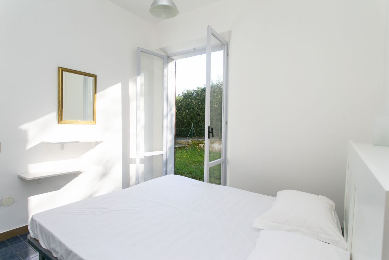 2 bedrooms, bed sheets