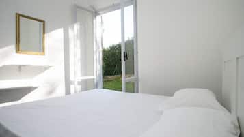 2 bedrooms, bed sheets