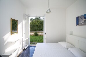2 bedrooms, bed sheets