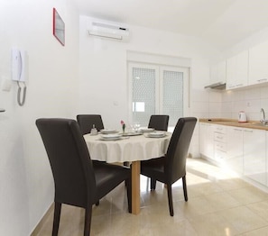 Apartamento (5) | Opções para refeição no quarto