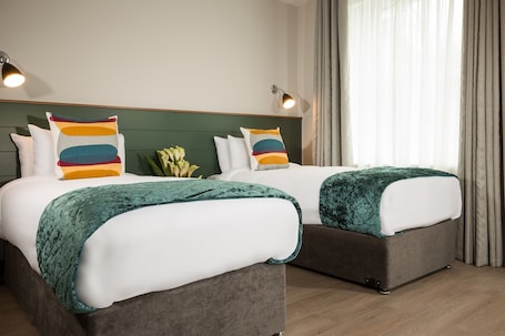 Escritorio, tabla de planchar con plancha, wifi gratis y ropa de cama . No 9 Rathgar