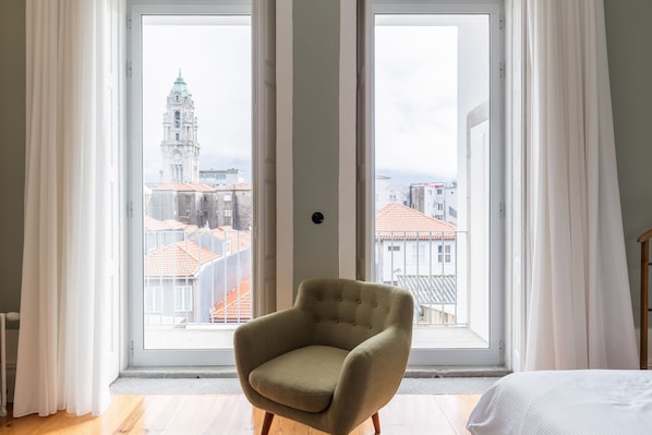 Quarto casal luxo, sacada | Vista do quarto