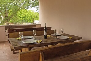 Outdoor dining
