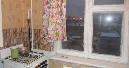 Cheap Apartment on center metro line in Kiev
