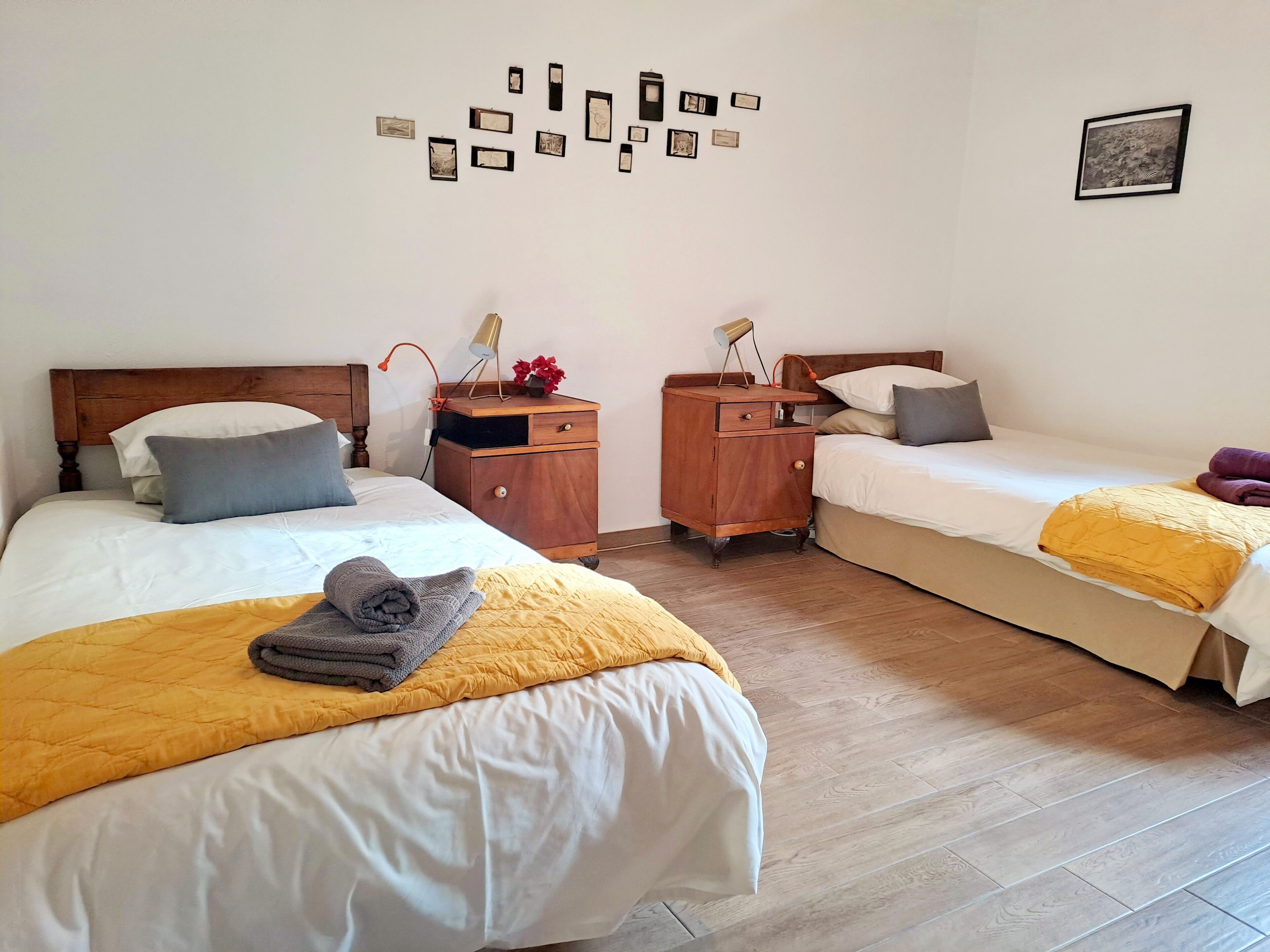 2 chambres, fer et planche à repasser, lit parapluie, Wi-Fi gratuit