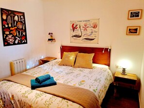 2 bedrooms, iron/ironing board, travel cot, free WiFi