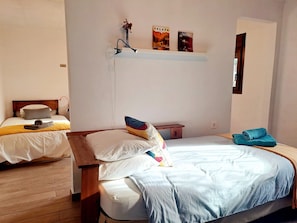 2 bedrooms, iron/ironing board, travel crib, free WiFi - Casa Champasak, Alpujarra Granada, VTAR/GR/01097 (Las Barreras - Órgiva)