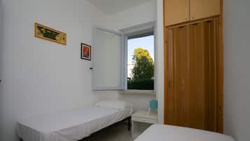 3 habitaciones y ropa de cama