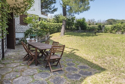 M088 - Marcelli, four-room apartment with garden 100m from the sea