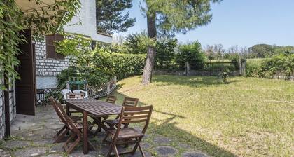 M088 - Marcelli, four-room apartment with garden 100m from the sea
