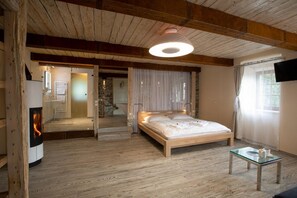 遮光カーテン、WiFi (無料)、ベッドシーツ