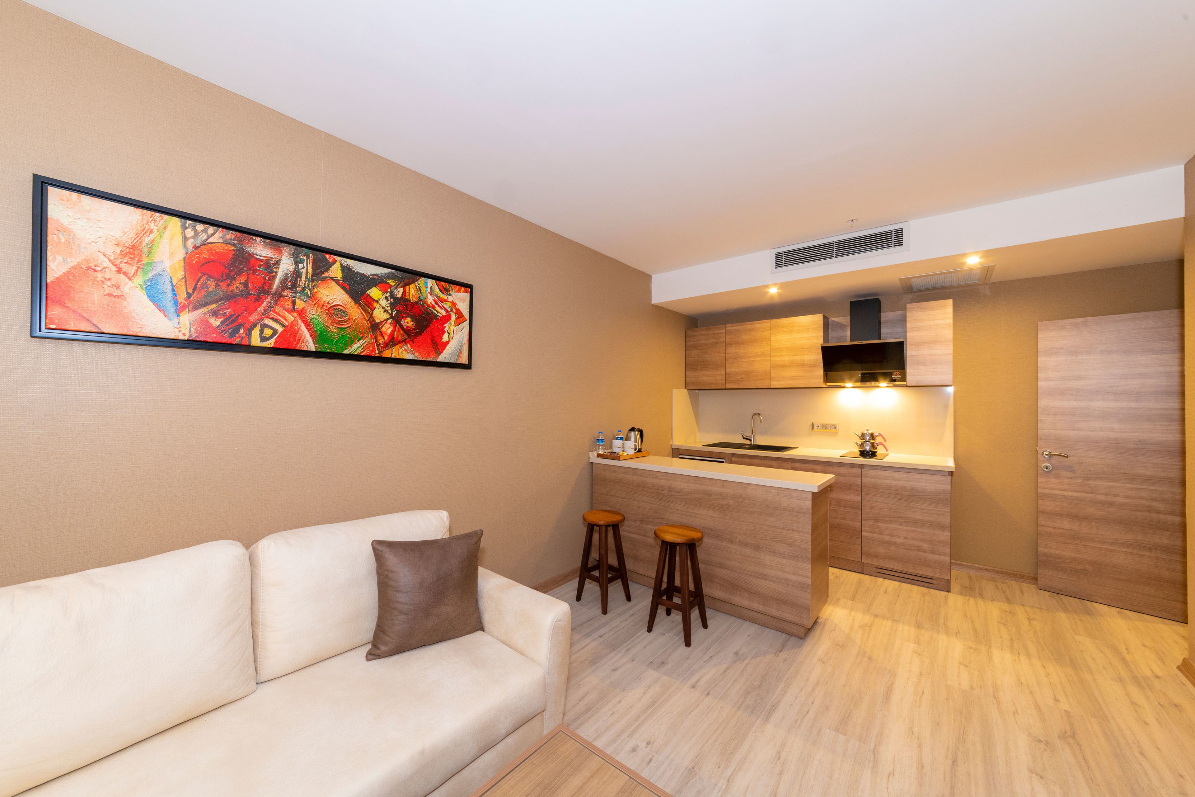 comfort suite | private kitchen | coffee/tea maker, electric kettle