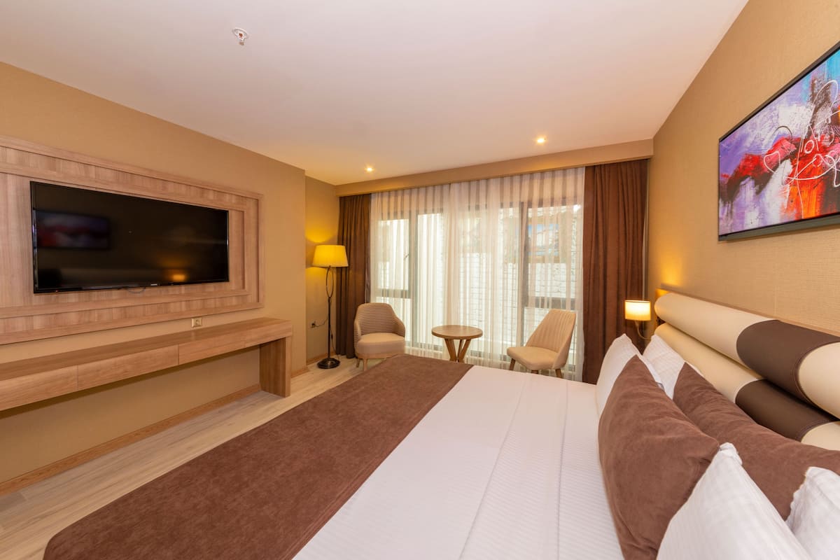 Minibar (free items), in-room safe, desk, laptop workspace