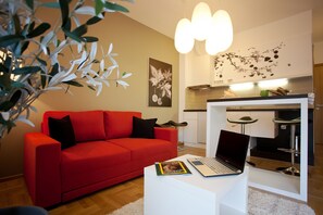 Studio (4 Adults) | Aire de séjour | Téléviseur ACL de 60 cm avec télévision numérique, téléviseur