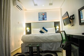 3 chambres, minibar, coffres-forts dans les chambres