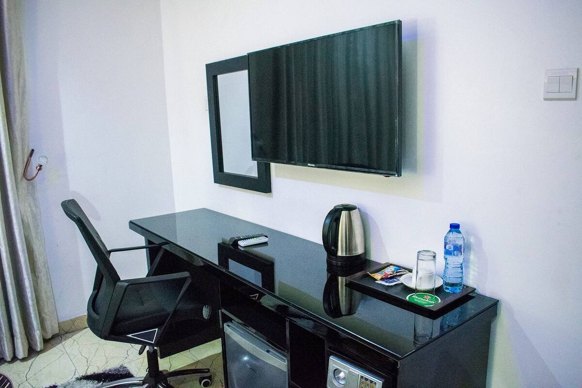 1 bedroom, minibar, in-room safe, individually furnished