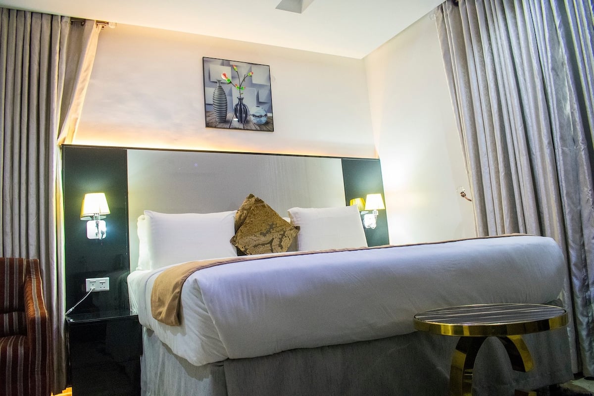 standard single room, 1 double bed | 1 bedroom, minibar, in-room safe, individually furnished