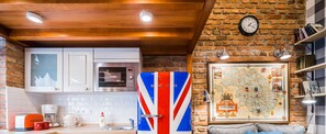Deluxe Duplex | Private kitchen | Fridge, microwave, stovetop, coffee/tea maker