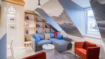 Studio Executive | Vardagsrum | Platt-tv