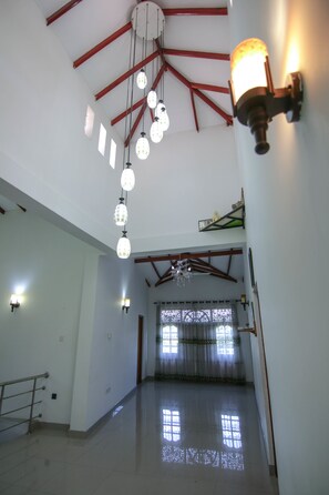 Deluxe Double Room, 1 Double Bed | Interior - Brew Break Inn (Kandy)