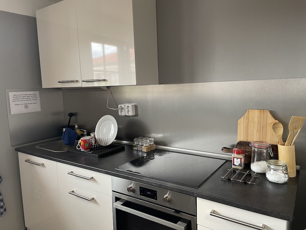 Hostel Little Quarter by null