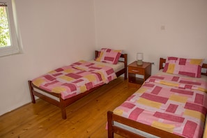 Appartement, Meerdere bedden, uitzicht op bergen | Gratis wifi, beddengoed