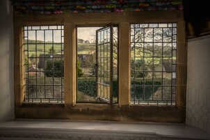 Habitaci ón clásica doble, 1 cama doble, vistas al jardín | 1 dormitorio, ropa de cama de alta calidad, decoración individual
