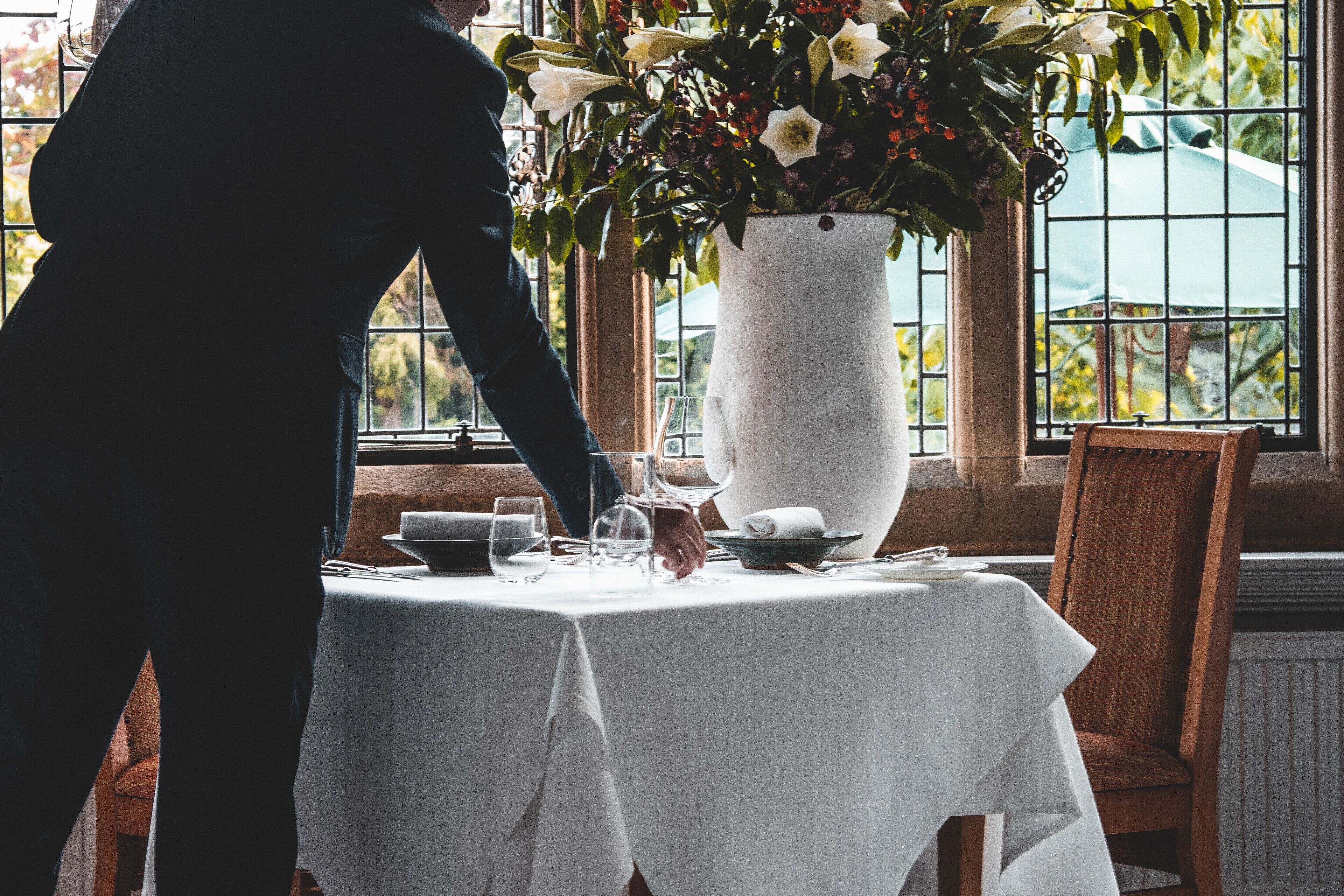 breakfast, lunch and dinner served