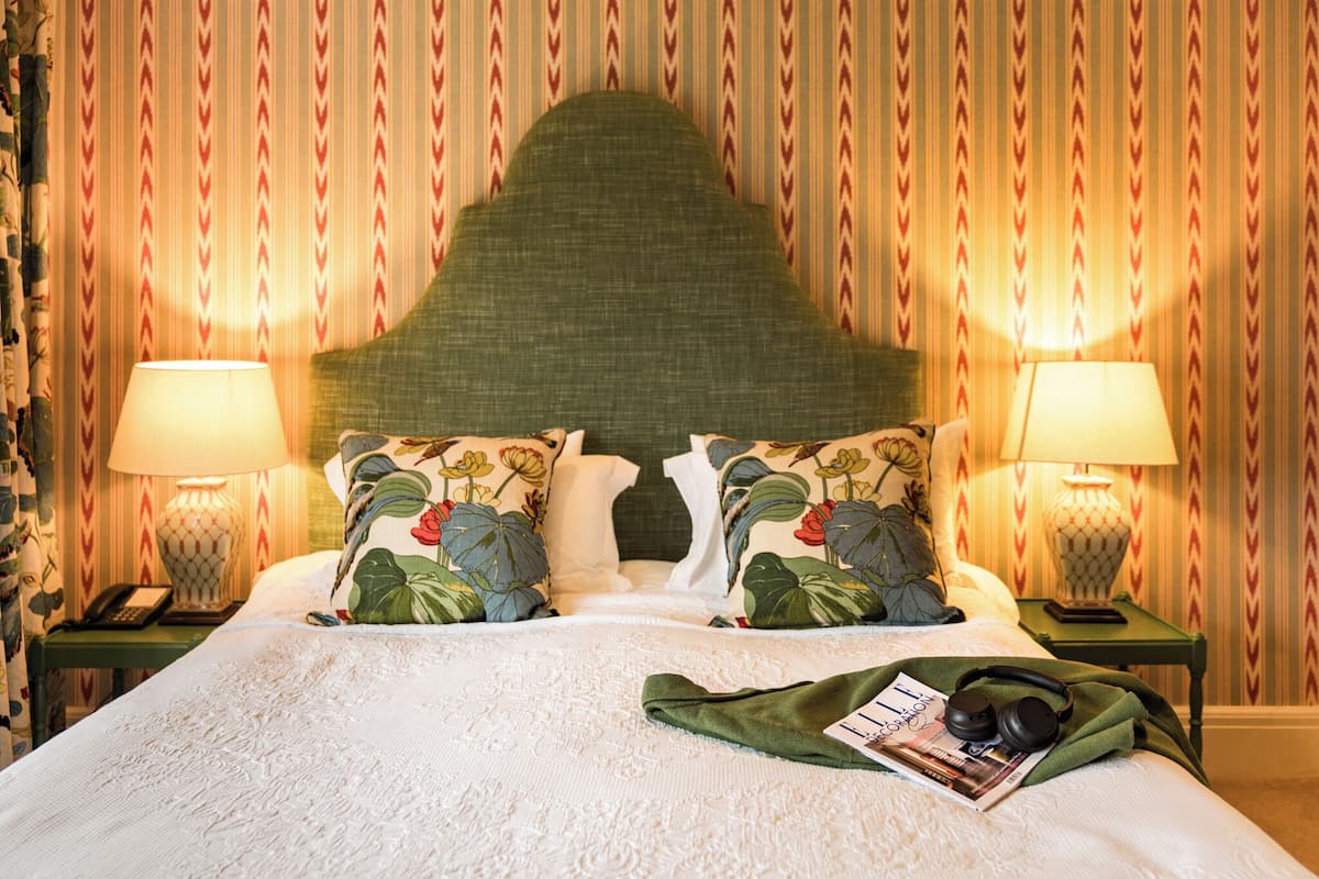 Habitación doble superior, 1 cama King size, vista al jardín | 1 habitación, ropa de cama de alta calidad y decoración personalizada