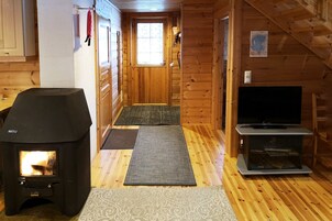 Casa de campo familiar, 3 habitaciones, sauna, junto al lago