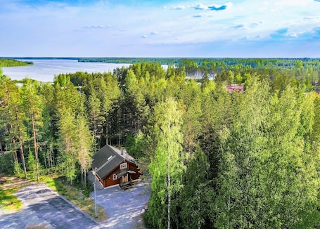 Family Cottage, 3 Bedrooms, Sauna, Lakeside. Maatilamatkailu Ilomäki