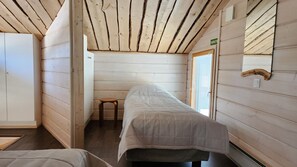 Chalet, 2 Schlafzimmer, Sauna, Blick auf die Anlage