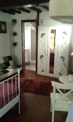 Coffres-forts dans les chambres, bureau, rideaux occultants