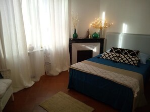 Deluxe Double Room | Desk, soundproofing, free cribs/infant beds, free WiFi