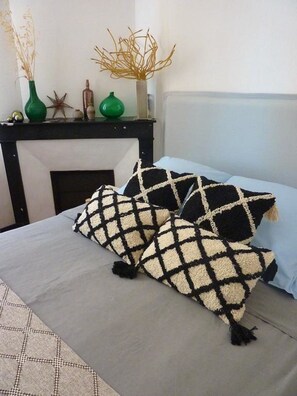 Deluxe Double Room | Desk, soundproofing, free cribs/infant beds, free WiFi