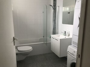 Apartment | Bathroom