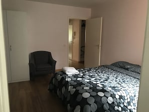 Huoneisto | Äänieristys, silitysrauta/-lauta, lisävuoteet, ilmainen Wi-Fi