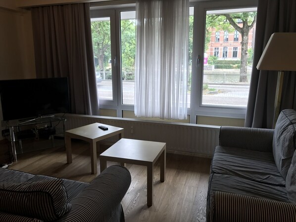Appartement | Woonruimte | Een flatscreentelevisie