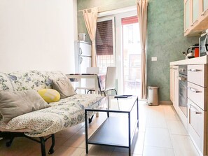 Luksusleilighet, 3 soverom, byutsikt | Eget kjøkken | Kjøleskap på fellesområdet og mikrobølgeovn på fellesområdet