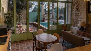 Suite, 2 Bedrooms, Non Smoking (Michel-Ange) | Living area