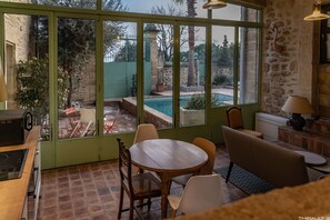 Living area - La Demeure (Aubais)