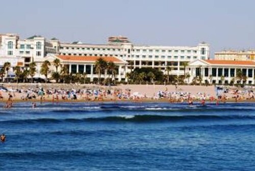 Asunto 8 henkilöä Tiede kaupungin